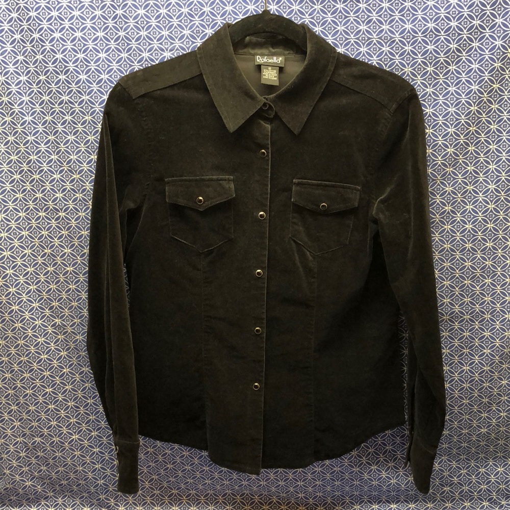 Black corduroy shirt jacket with nice snap “buttons”, front pockets, back seams.